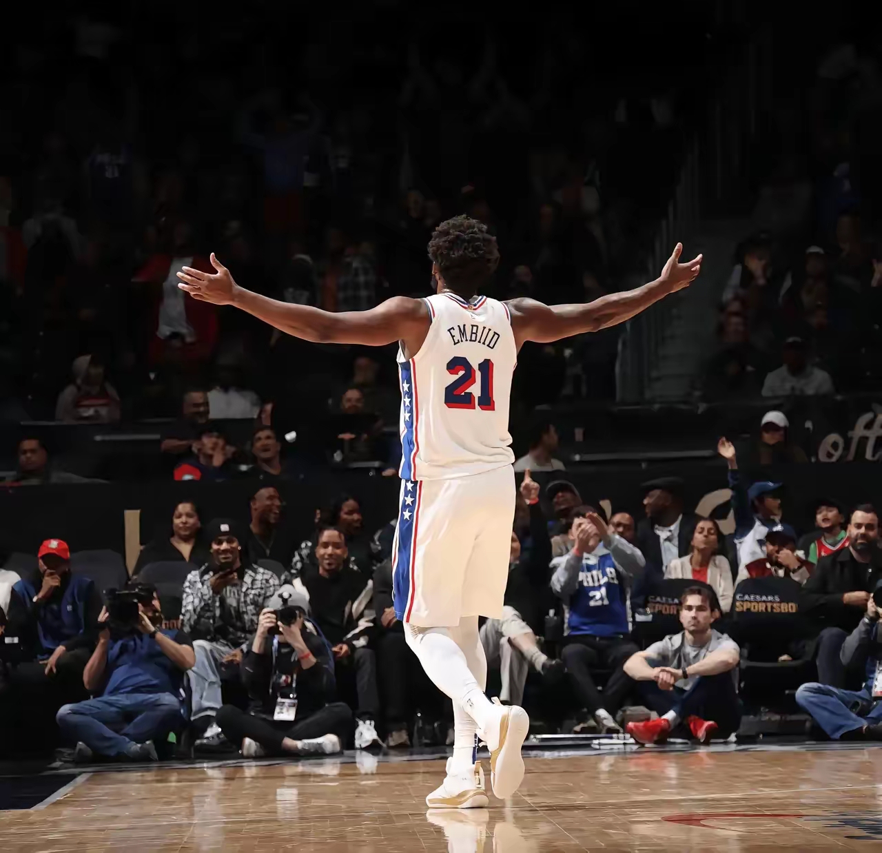 快船横扫爵士，恩比德惊艳世界