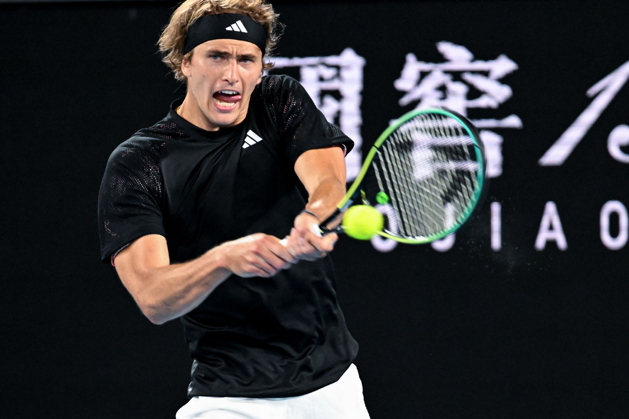 世界网球队鏖战日本网球队，兹维列夫绝境逆转的简单介绍