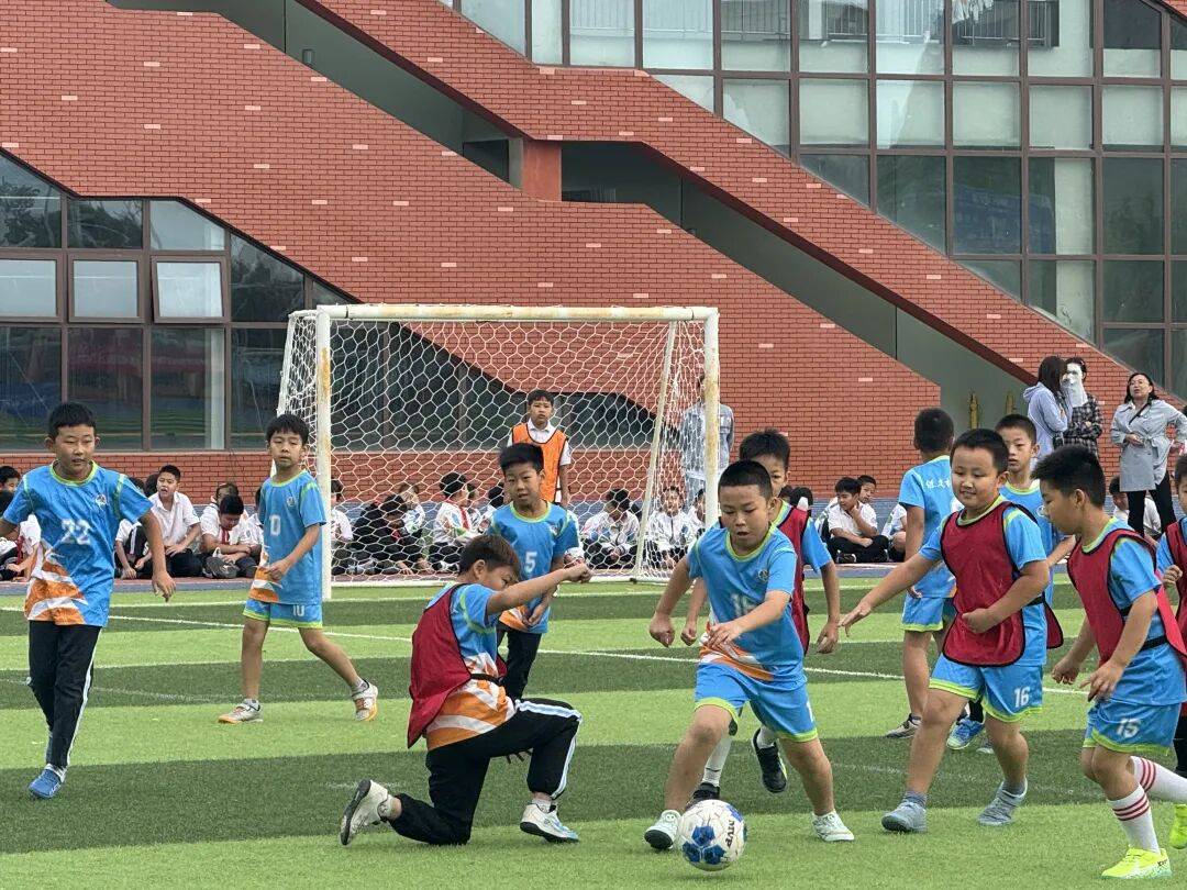 足球节目制作精彩纷呈，吸引众多观众关注的简单介绍