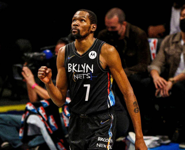 包含深圳队横扫四川队，杜兰特刷新纪录的词条