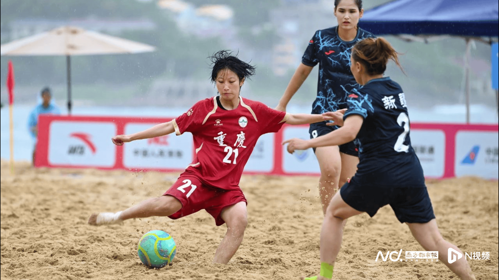 足球比赛拉开序幕，激情角逐掀起高潮的简单介绍