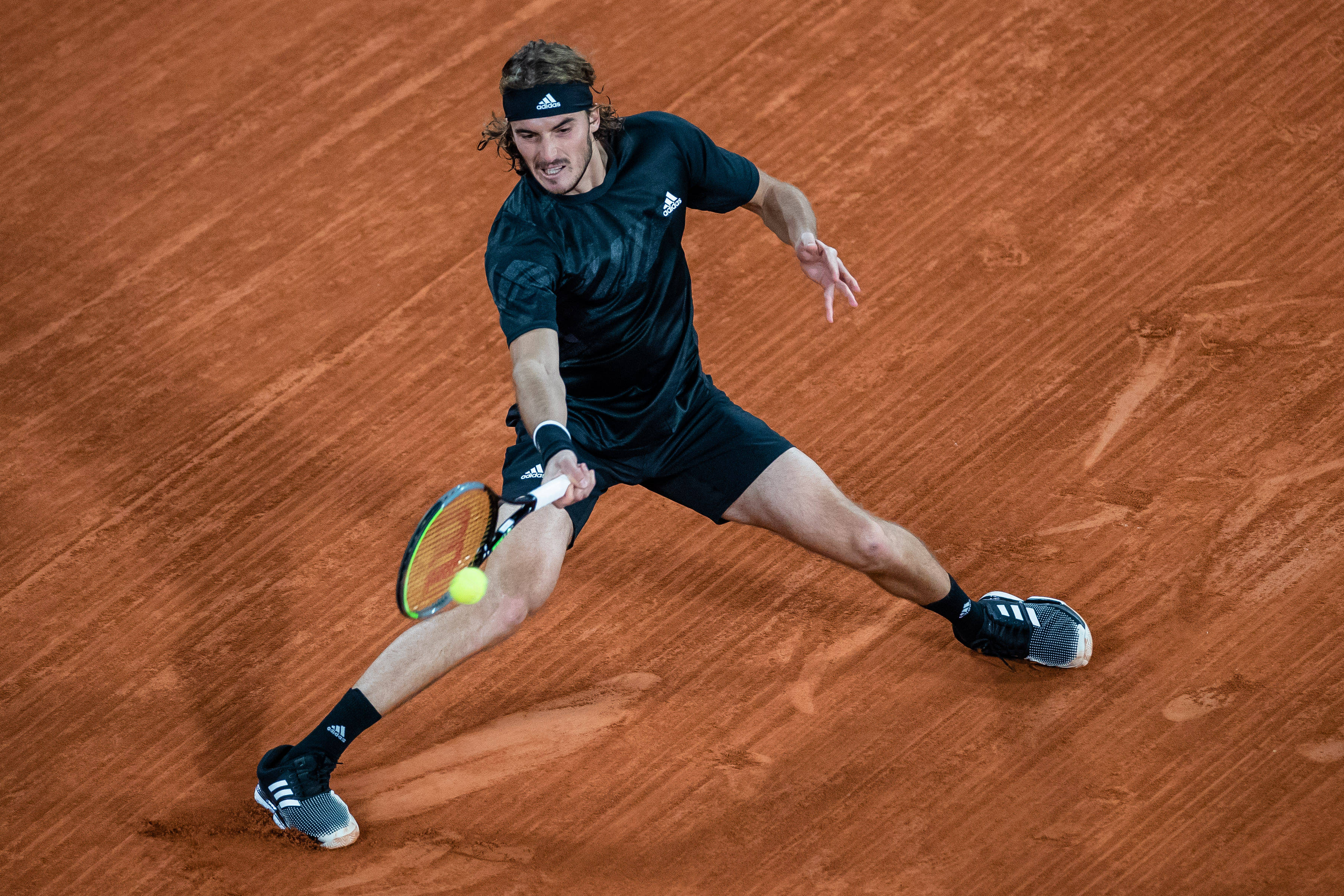 法国网球队鏖战德国网球队,西西帕斯打破历史纪录 法国网球队鏖战德国网球队,西西帕斯打破历史纪录