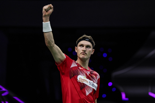 包含中国羽毛球队绝杀丹麦羽毛球队，安赛龙惊艳世界的词条