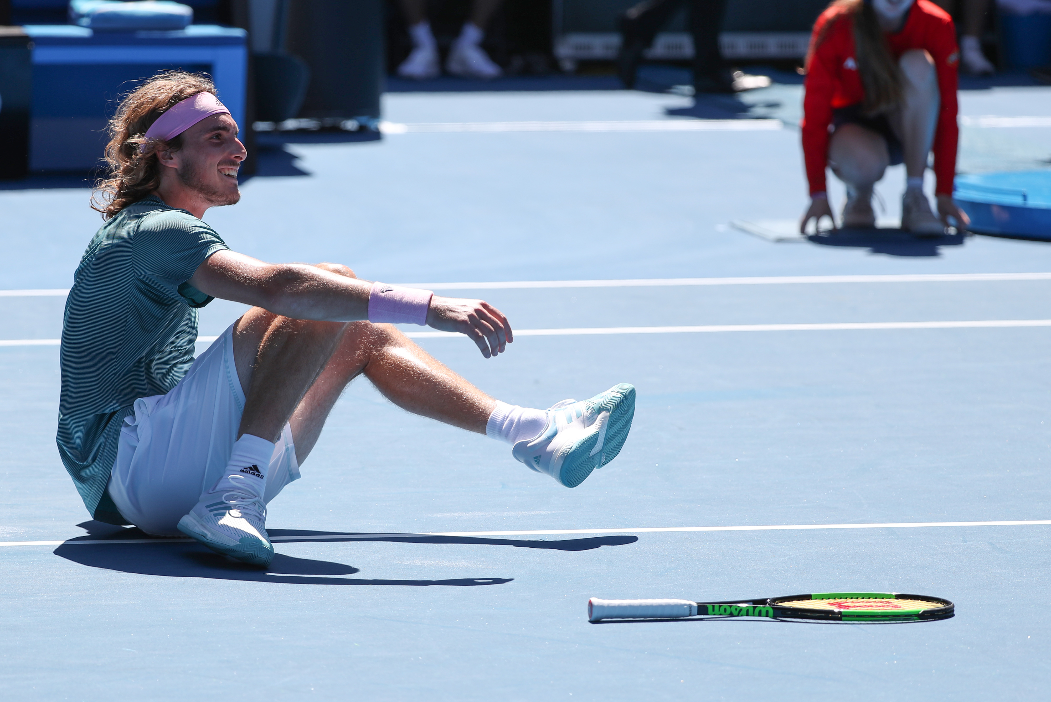 PG电子官网-包含美国网球队鏖战澳大利亚网球队，西西帕斯统治全场的词条