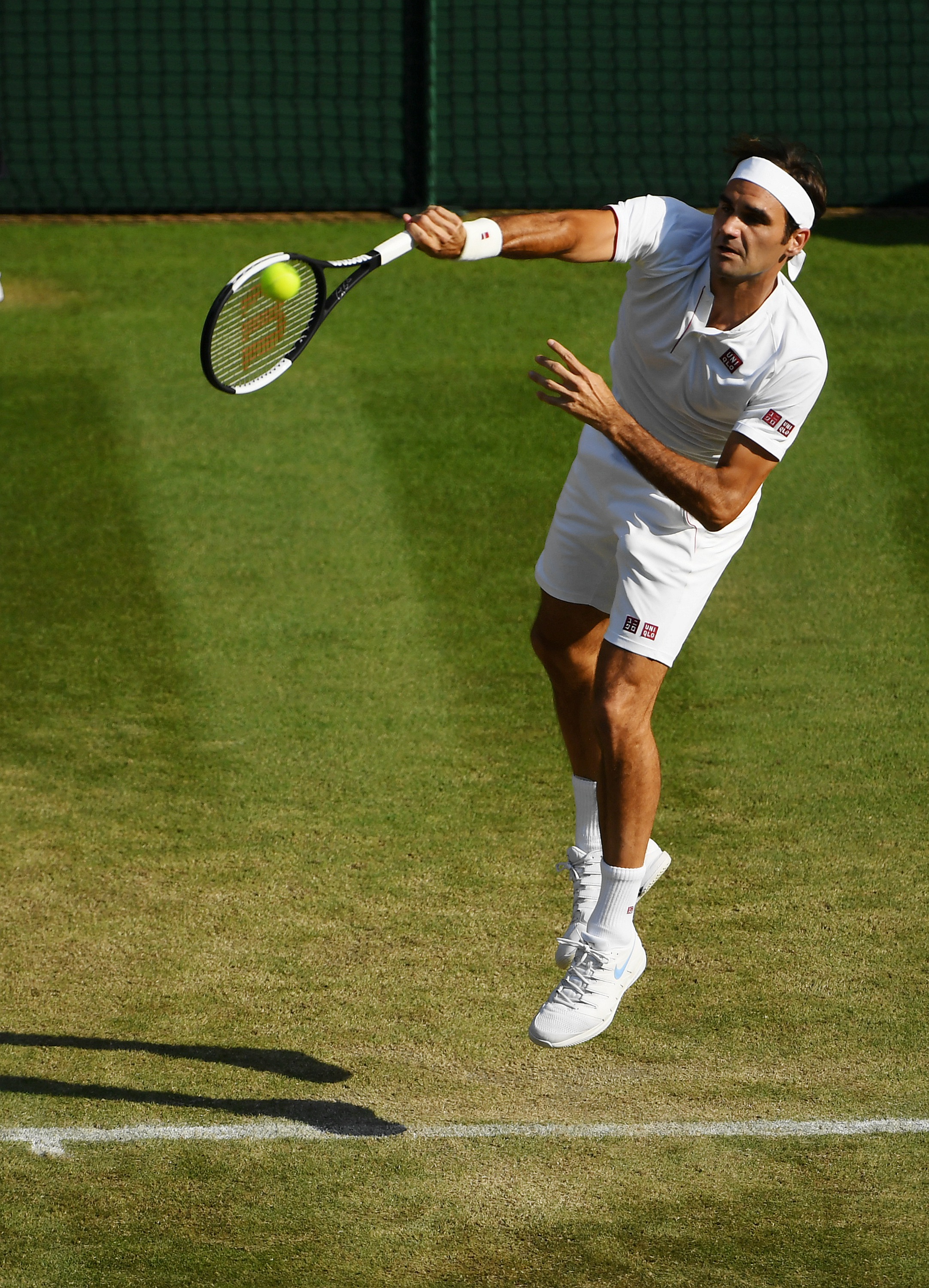 包含西班牙网球队横扫英国网球队，费德勒打破历史纪录的词条